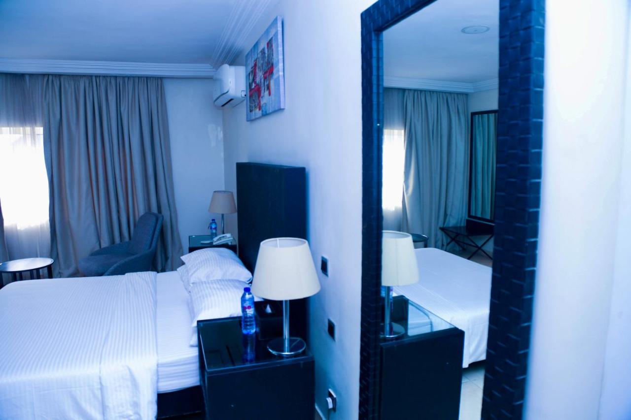 Summerset Continental Hotel Gana Mobushipe Exterior foto