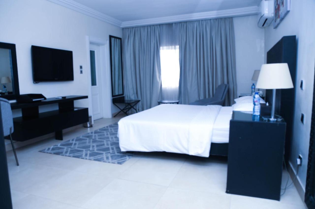 Summerset Continental Hotel Gana Mobushipe Exterior foto